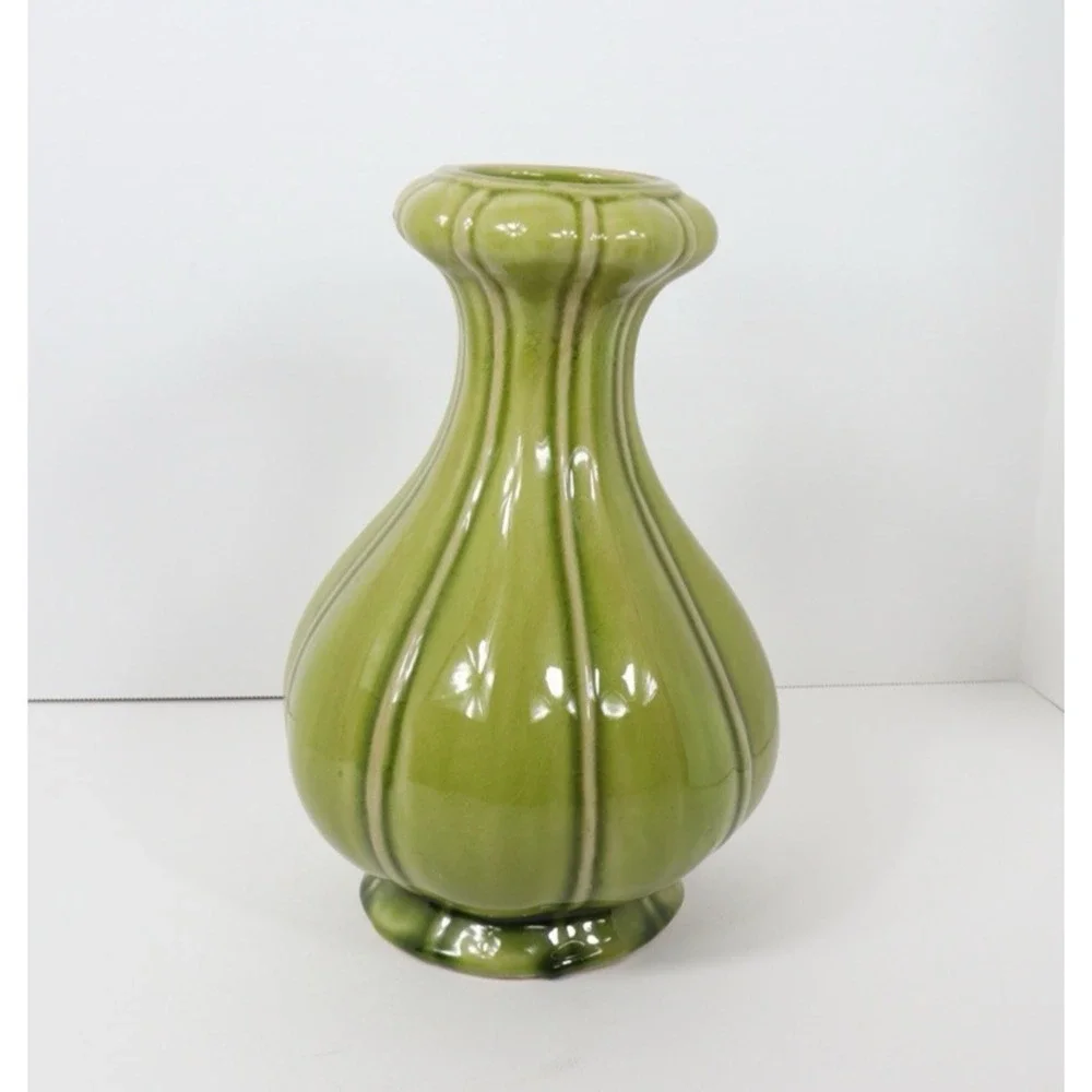 Vibrant MCM Green‎ Ribbed Variegated Vase with crazing 10.25 in